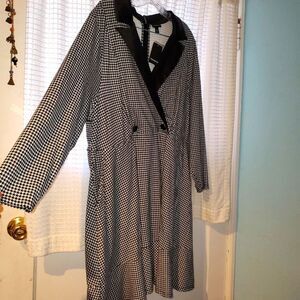 Torrid Sz 2 New W/ Tags Black & White Dress W/ Pockets. Fall, Office, Classic